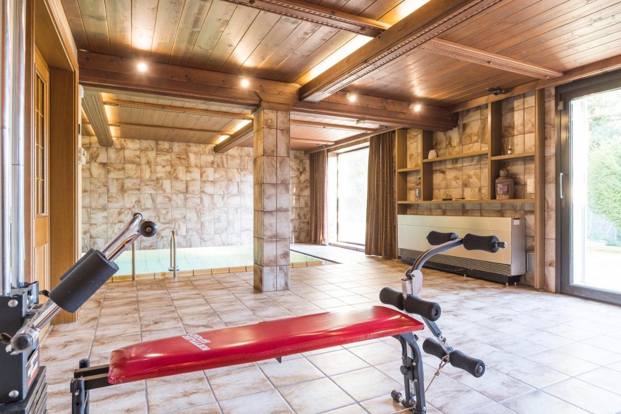 Yes, It Is Retro - Big With Indoor Pool Villa Wien