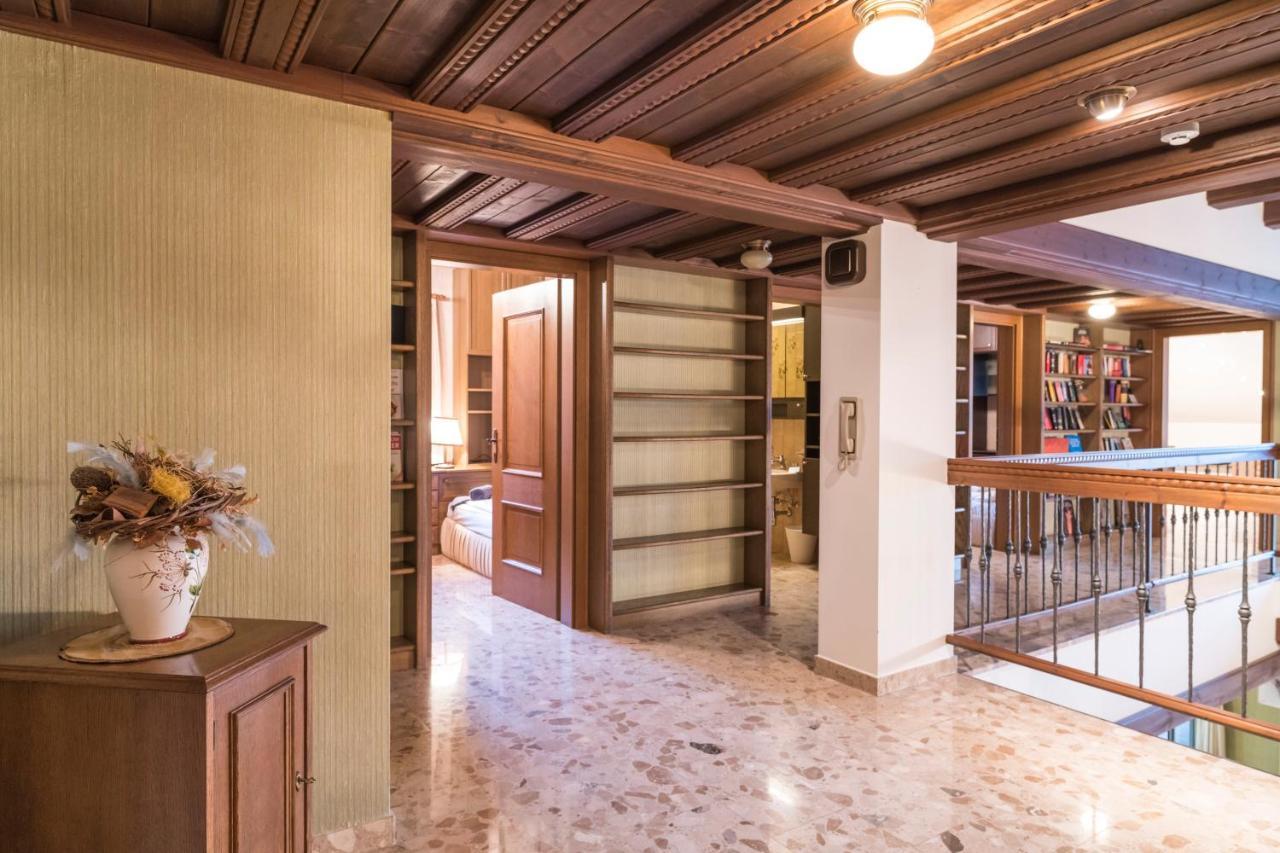 Yes, It Is Retro - Big With Indoor Pool Wien